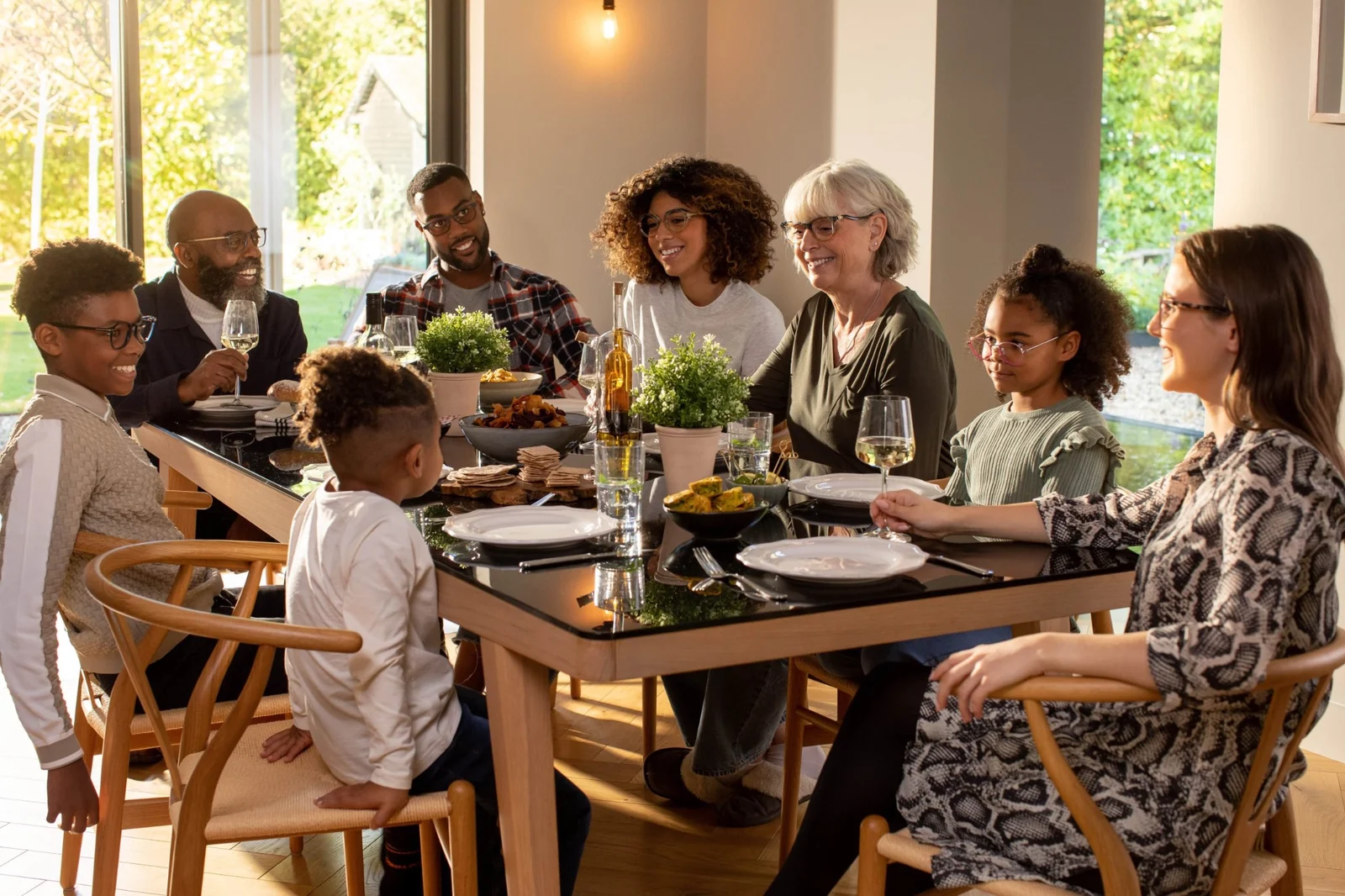Family conversation and everyday listening environment